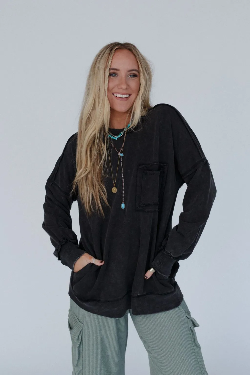 Chill Days Pullover - Ash Black