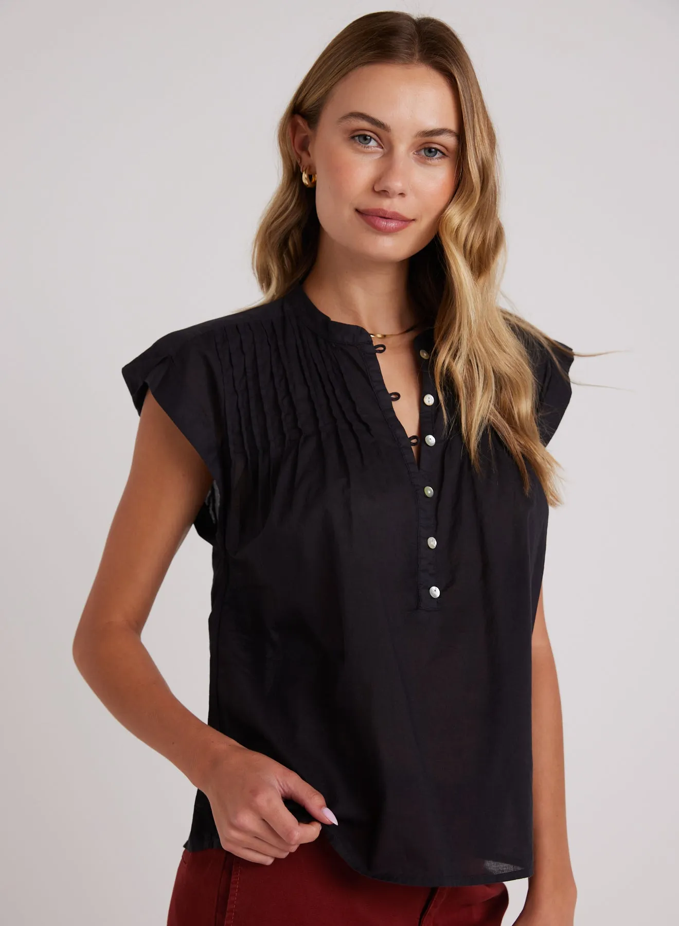 Short Sleeve Pintuck Pullover - Black